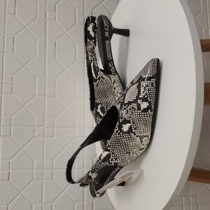 New Day Black & White Snake-Print Pointed Slingback Pumps Size 6.5